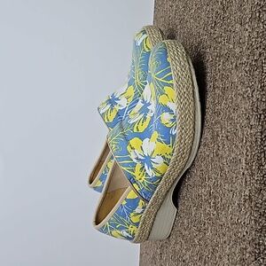 Dansko Victoria Tahiti Blue Yellow Floral Clogs Sz 10.5 (41)